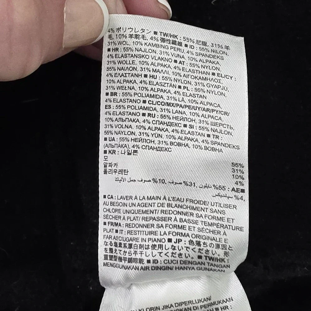 Banana Republic brand banana